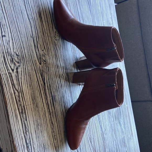 Rockport- brown heeled ankle boots- ladies size 10 - Picture 3 of 10